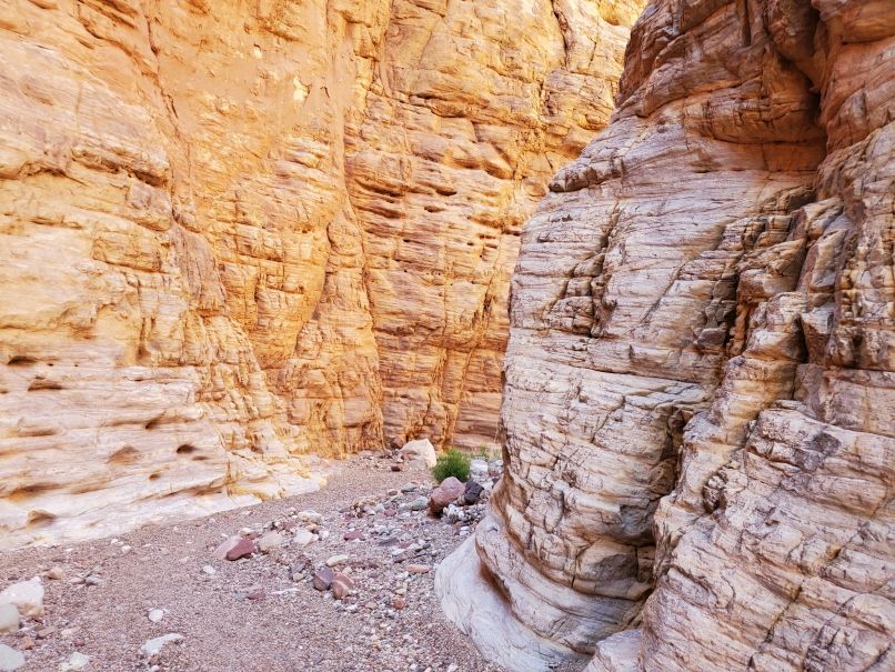Narrow wash